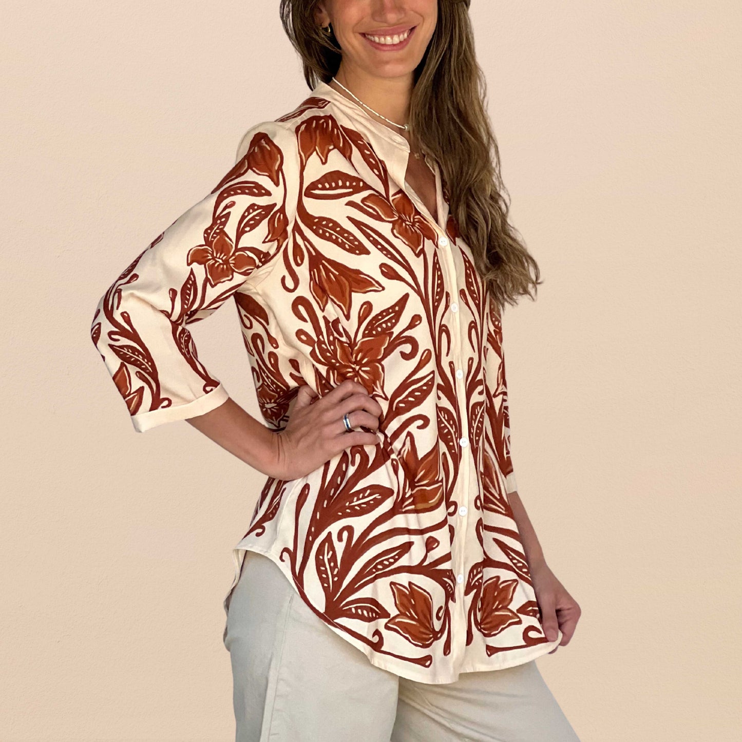 Camisa Mao Flor de Madera