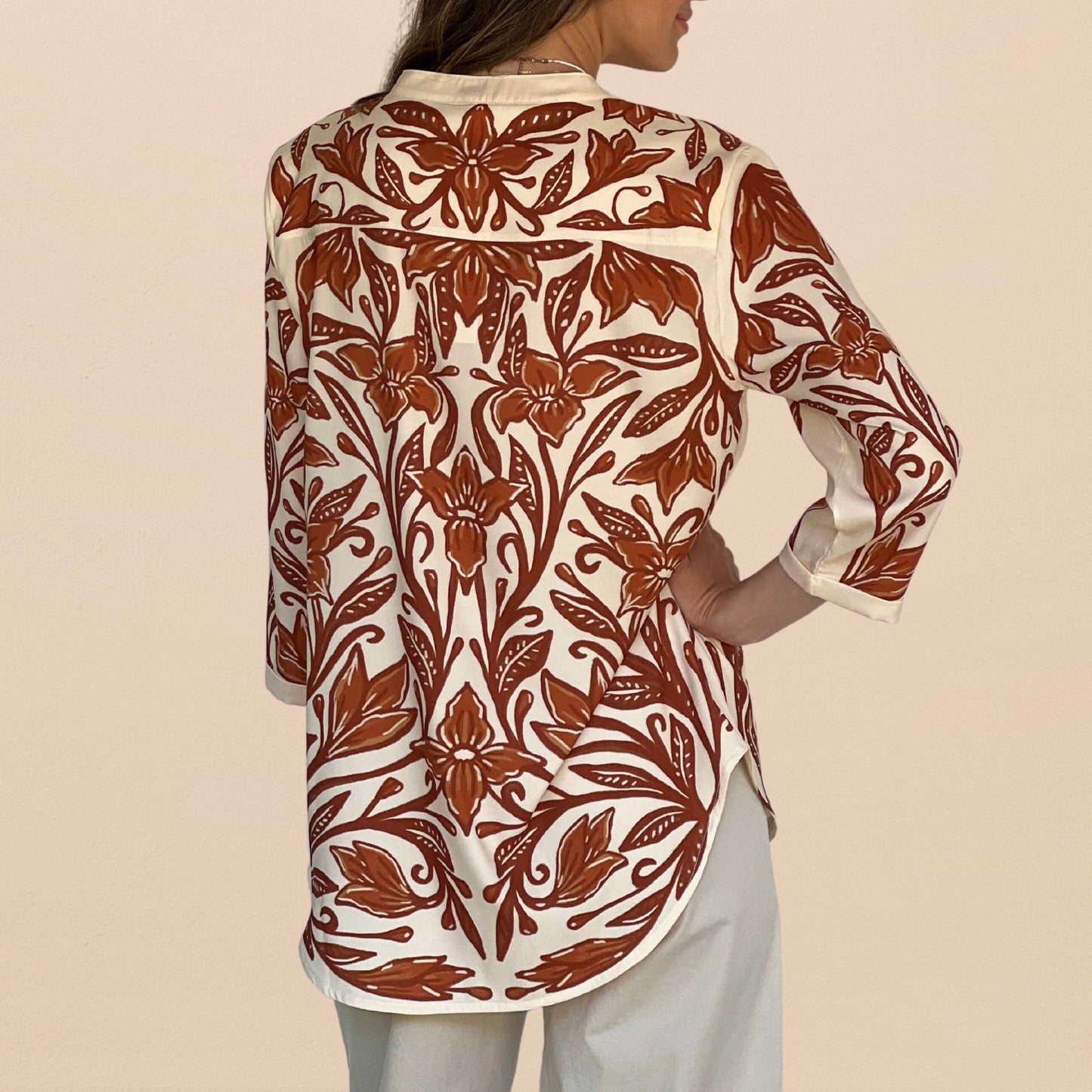 Camisa Mao Flor de Madera
