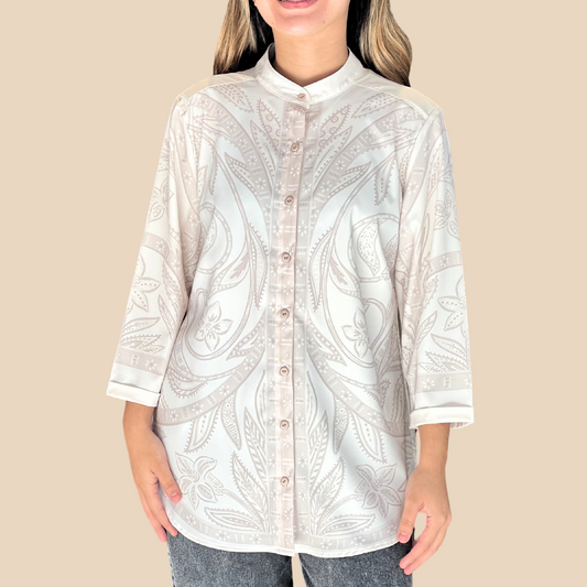 Camisa Mao Luz Clara