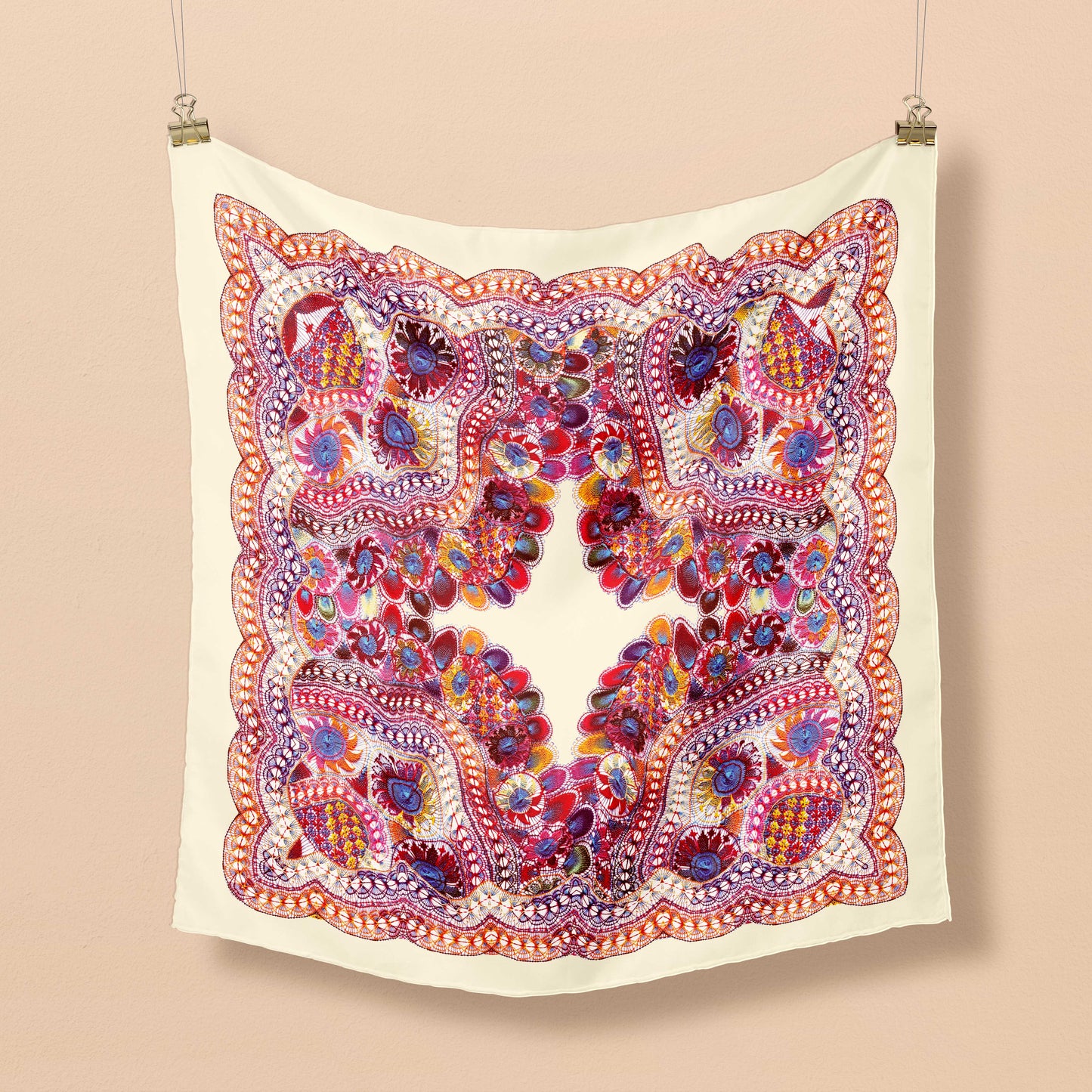 Pañuelo Ñandutí Fucsia y Marfil