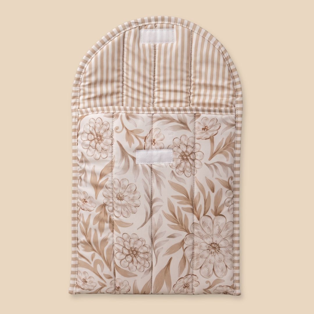 Porta Tablet Flor de Filigrana